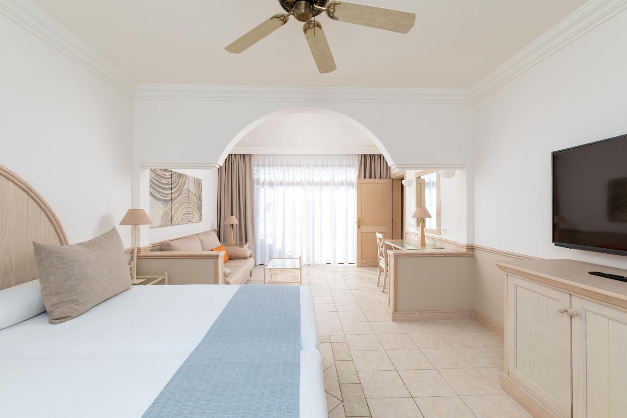 กรัน กาสติโย ตาโกโร แฟมิลี แอนด์ ฟัน ปลายา บลังกา Hotel ปลายาบลังกา ภายนอก รูปภาพ
